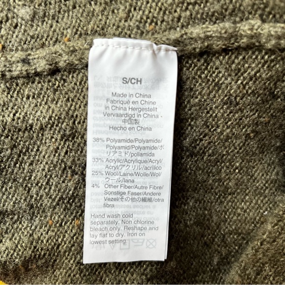 Madewell Donegal Bartlett V-Neck Pullover Sweater in Coziest Yarn Wool Blend - Picture 6 of 9